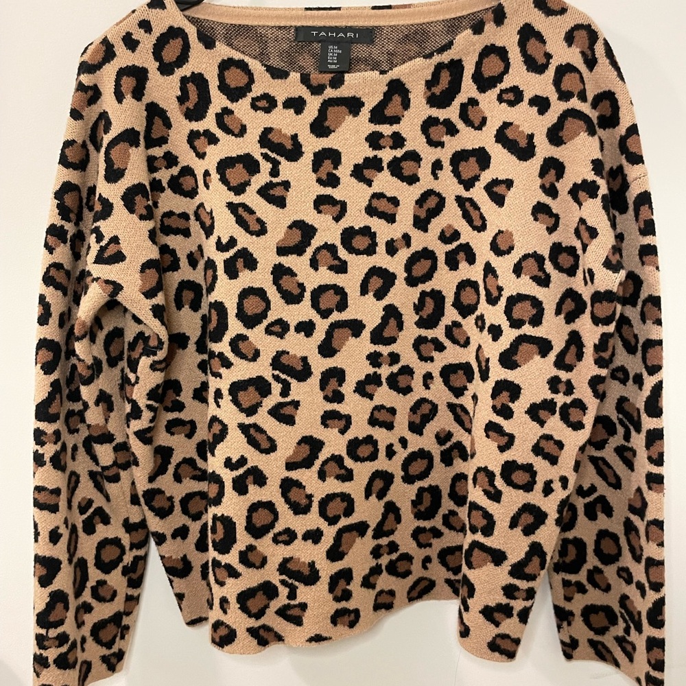 Leopard Sweater Tahari Size Medium